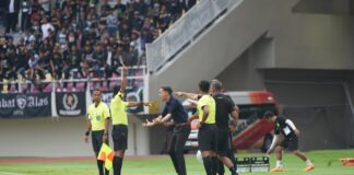 Kalah Dari PS Sleman, Munster Kecam Wasit Liga 1