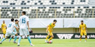 Persebaya Darurat Lini Belakang, Lelis Dan Tata Red Card, Peluang Pemain Alumni EPA Unjuk Gigi? Persebaya